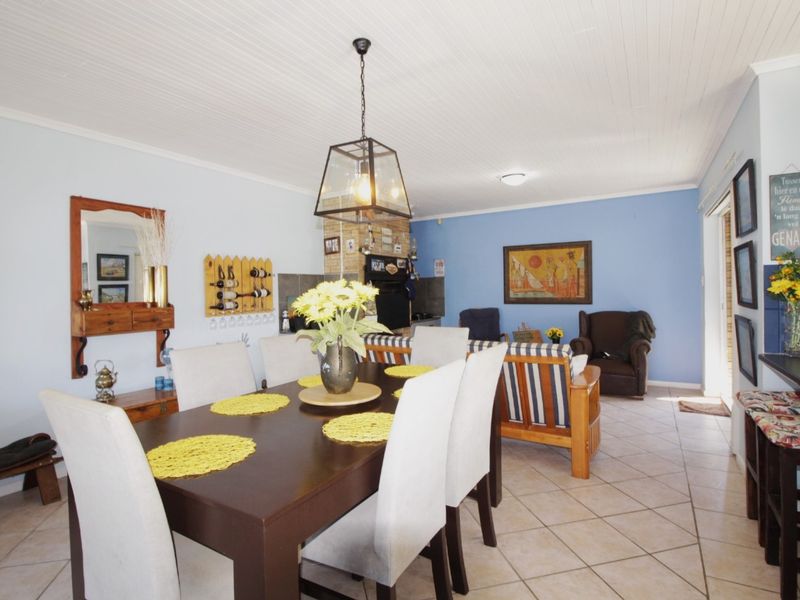 3 BEDROOM HOUSE IN WAVECREST - Photo 6