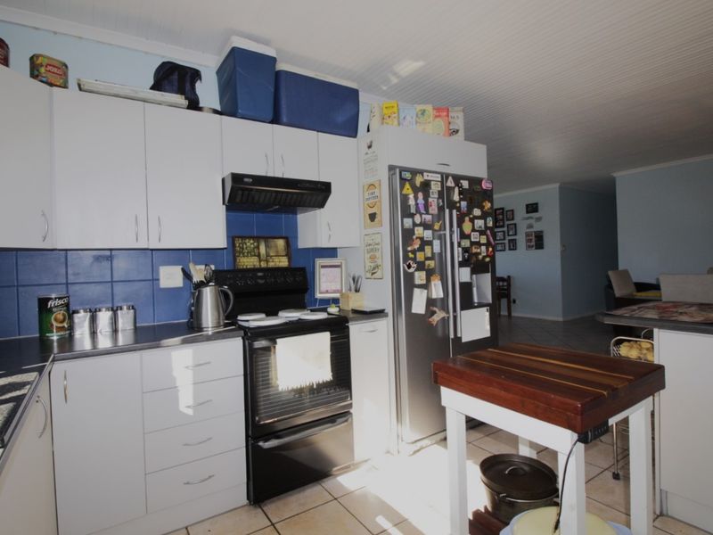 3 BEDROOM HOUSE IN WAVECREST - Photo 5