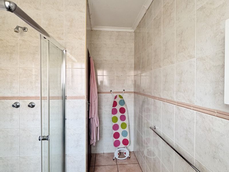 Secure and Well-Maintained Two Bedroom Townhouse in Reyno Ridge – Exclusive Sole Mandate! - Photo 10