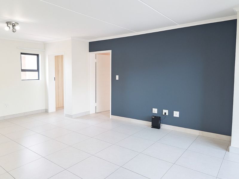 Sophisticated Estate Living - Photo 8