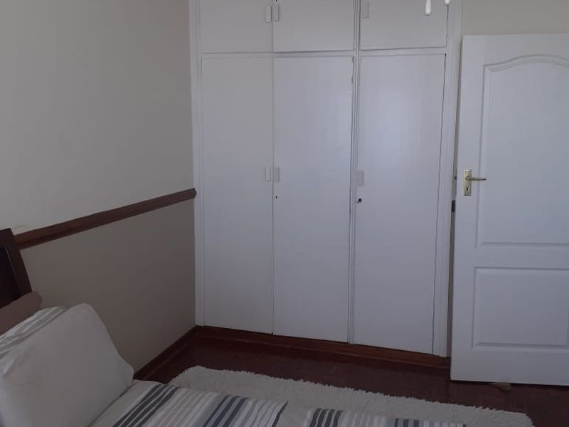 Kensington 1.5 bedroom, completely renovated, plus one open bay parking - Photo 7