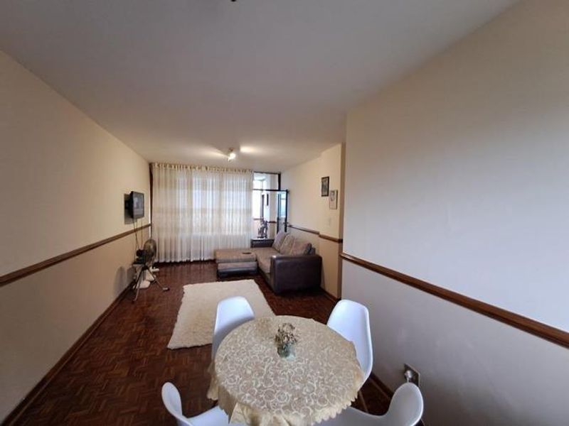 Kensington 1.5 bedroom, completely renovated, plus one open bay parking - Photo 3