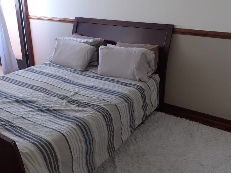 Kensington 1.5 bedroom, completely renovated, plus one open bay parking - Photo 6