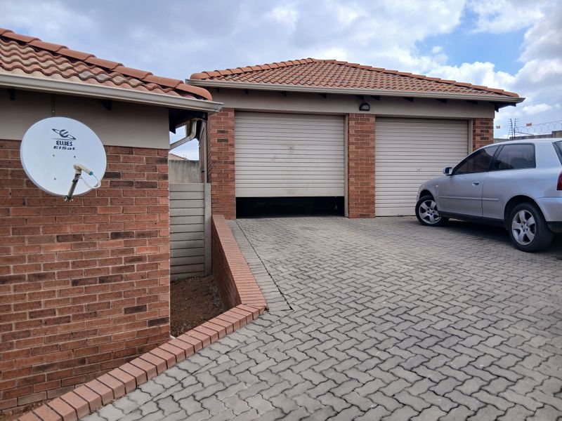 3 bedroom house for sale in Thatch Hill - Photo 2