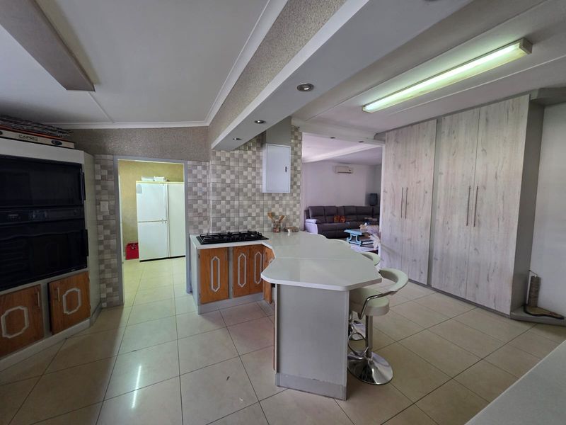 Beautiful Home for Sale in Sasolburg – With Bonus 2-Bedroom Flat! - Photo 6