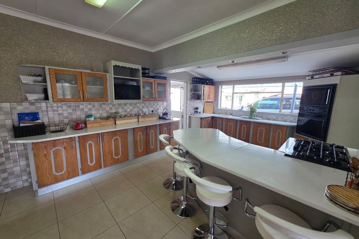 Beautiful Home for Sale in Sasolburg – With Bonus 2-Bedroom Flat! - Photo 5