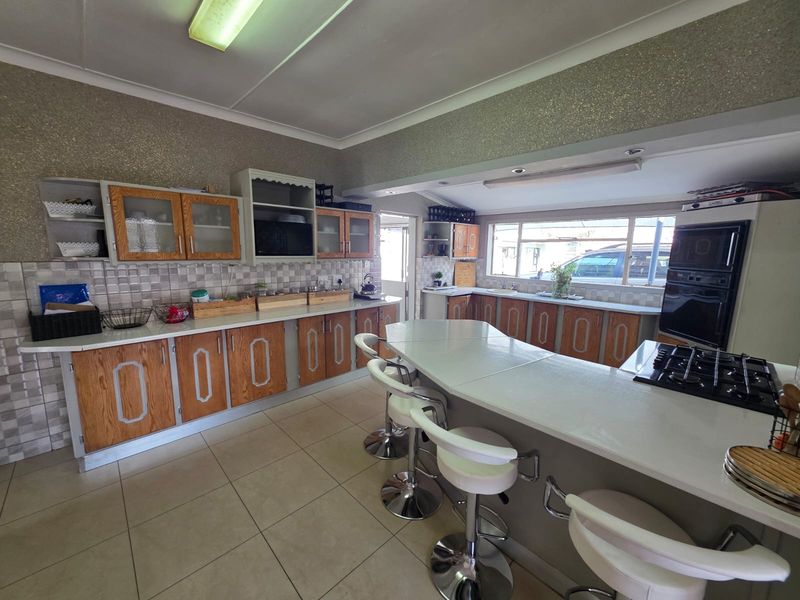 Beautiful Home for Sale in Sasolburg – With Bonus 2-Bedroom Flat! - Photo 5