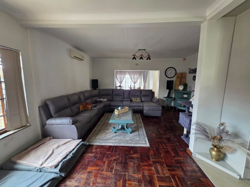 Beautiful Home for Sale in Sasolburg – With Bonus 2-Bedroom Flat! - Photo 2