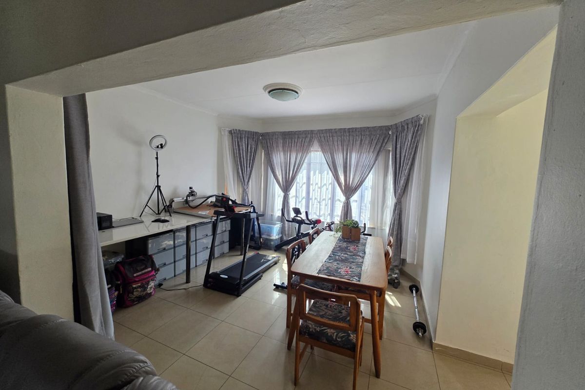 Beautiful Home for Sale in Sasolburg – With Bonus 2-Bedroom Flat! - Photo 4