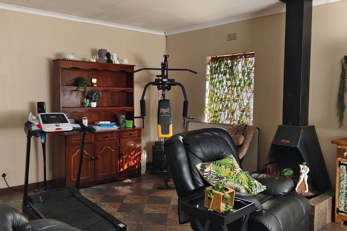 Spectacular modern family home with flatlet in Vaalpark - Photo 2