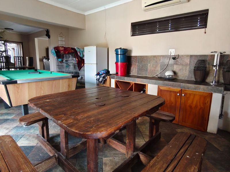 Spectacular modern family home with flatlet in Vaalpark - Photo 6