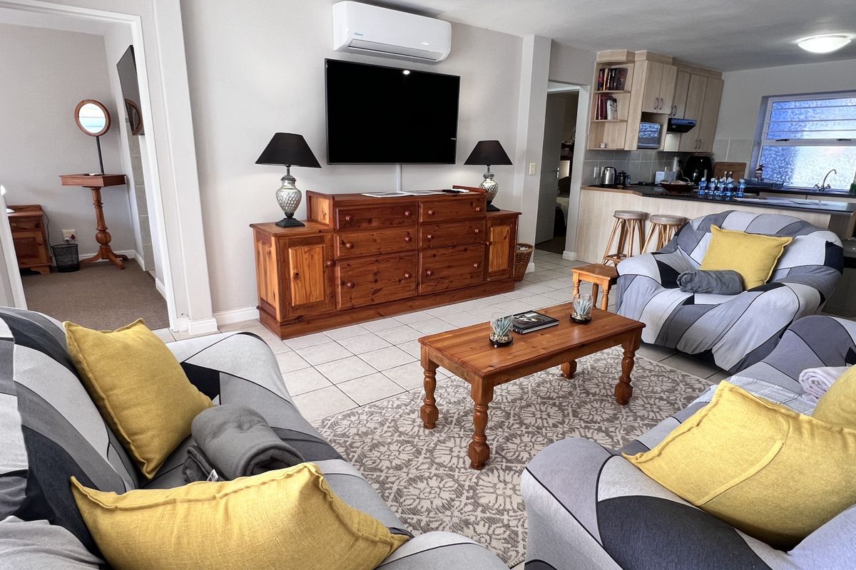 Ground Floor Canal Front Apartment - Marina Martinique - Photo 5