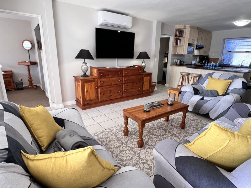 Ground Floor Canal Front Apartment - Marina Martinique - Photo 5