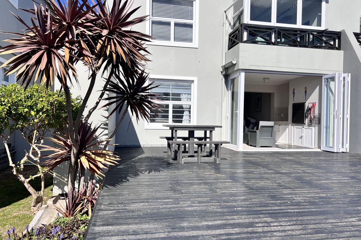 Ground Floor Canal Front Apartment - Marina Martinique - Photo 2