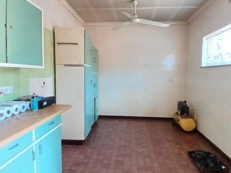 Family house for sale in Sasolburg walking distance to schools - Photo 10