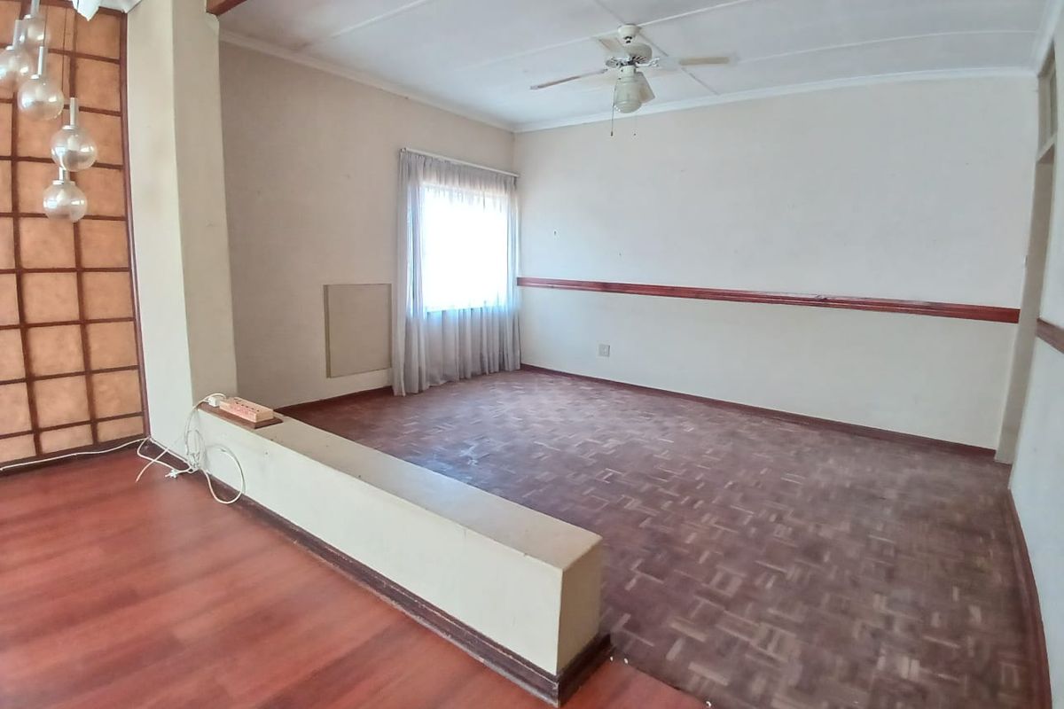 Family house for sale in Sasolburg walking distance to schools - Photo 3