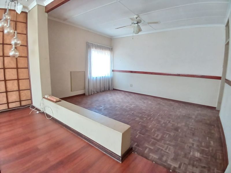 Family house for sale in Sasolburg walking distance to schools - Photo 3