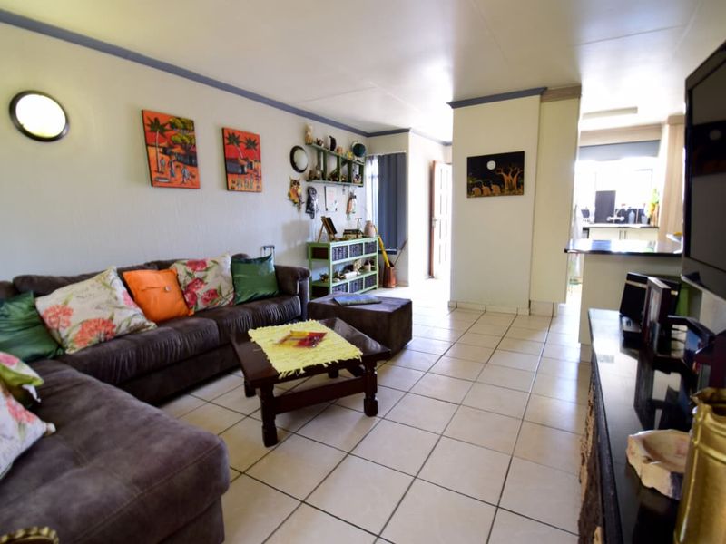 Huntingdon Gem – Move-In Ready! - Photo 9