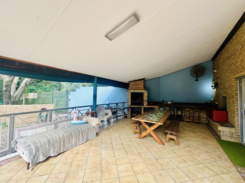 Face brick Family Home with Flat – For Sale in Meer En See - Photo 6