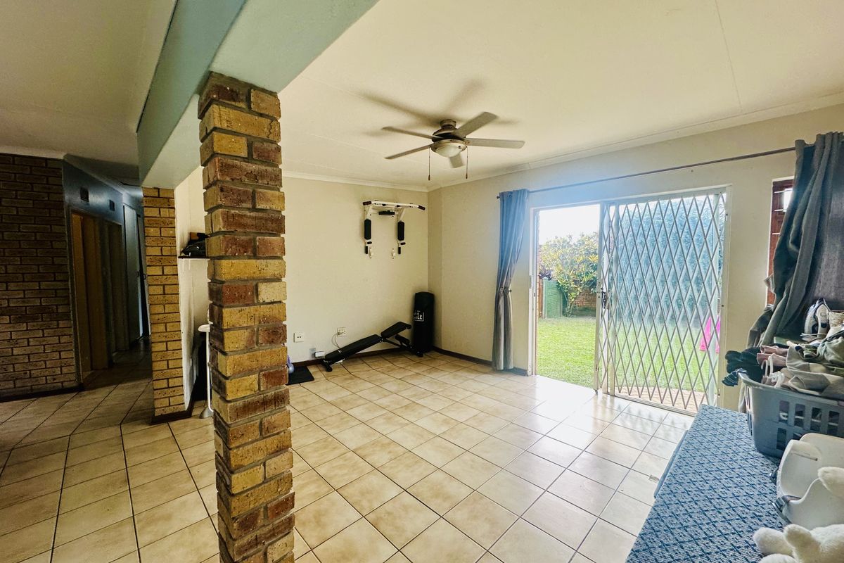 Face brick Family Home with Flat – For Sale in Meer En See - Photo 4