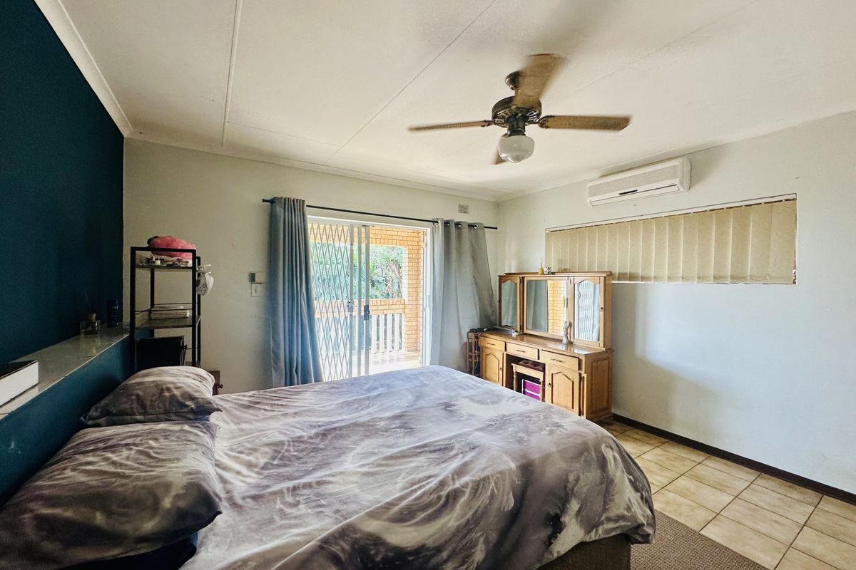 Face brick Family Home with Flat – For Sale in Meer En See - Photo 5