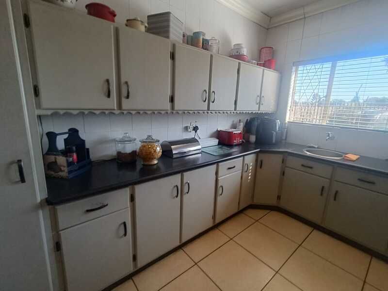 For Sale: Stunning 3-Bedroom Face Brick Home - Photo 10