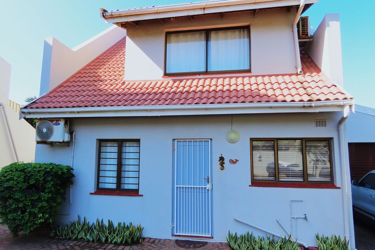 Freestanding Coastal Gem in Thompsons Bay with Panoramic Breaker Views - Photo 5