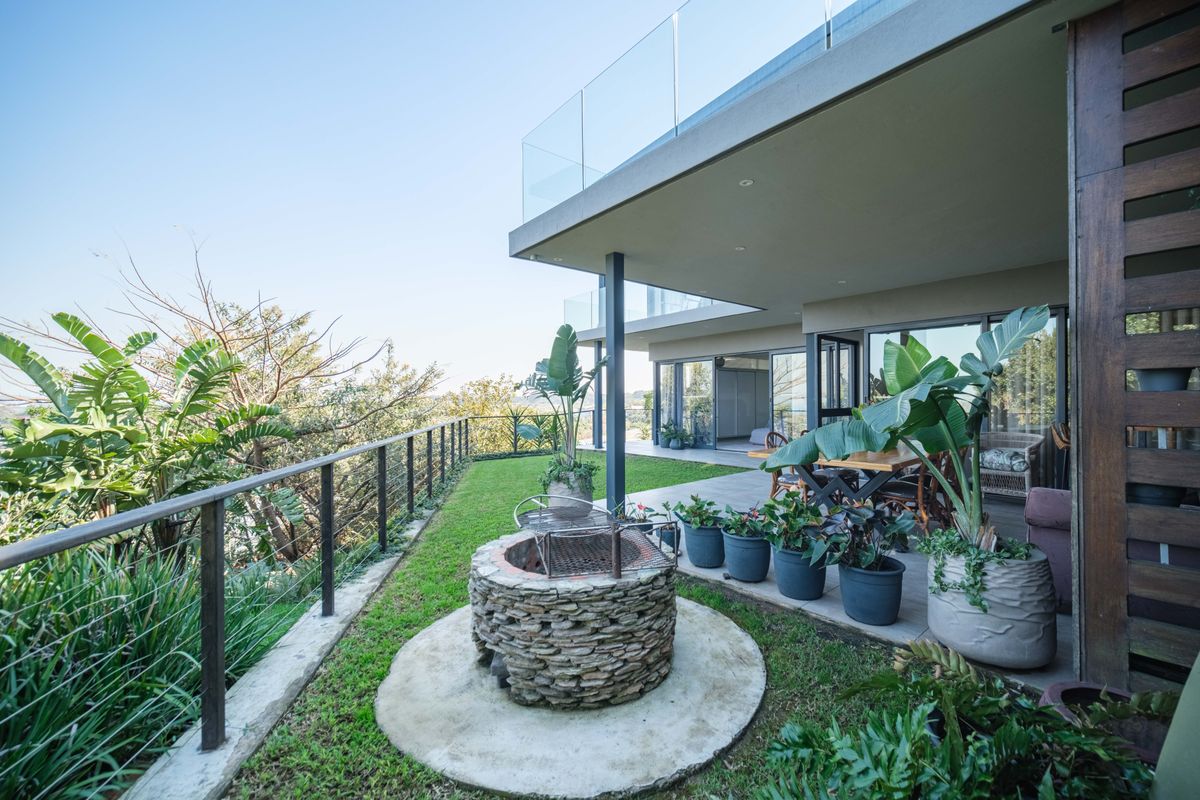 Luxurious Sea View Residence in Dunkirk Estate - Photo 5