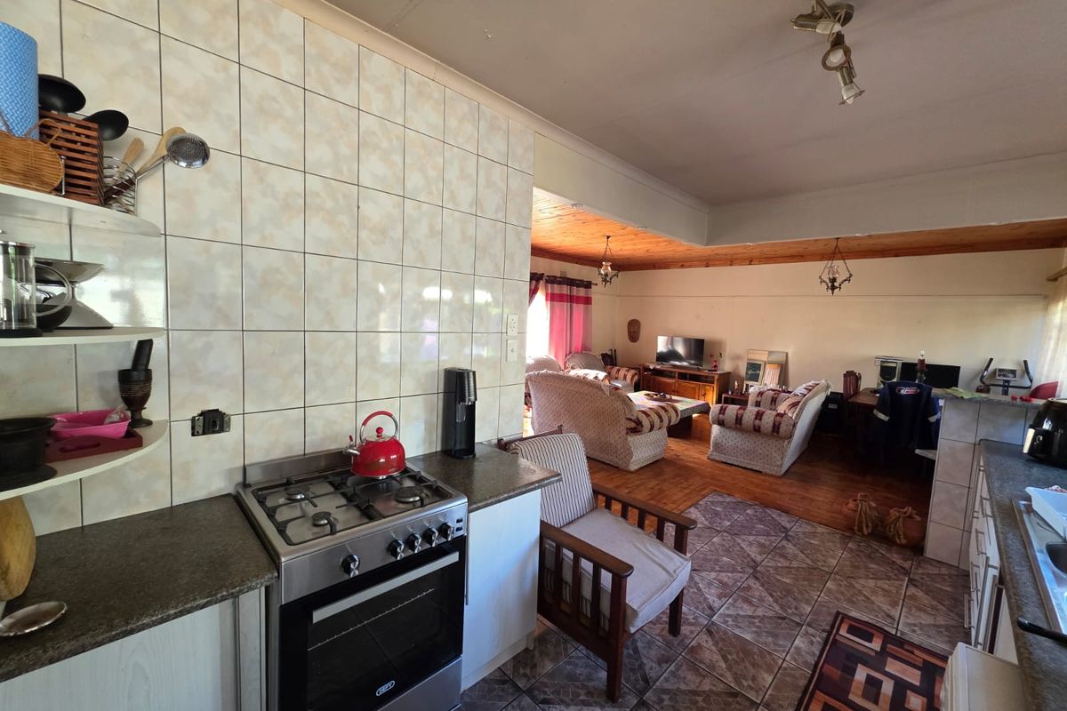 BARGAIN OF THE WEEK – Neat & Beautiful Home for Sale in Sasolburg! - Photo 4