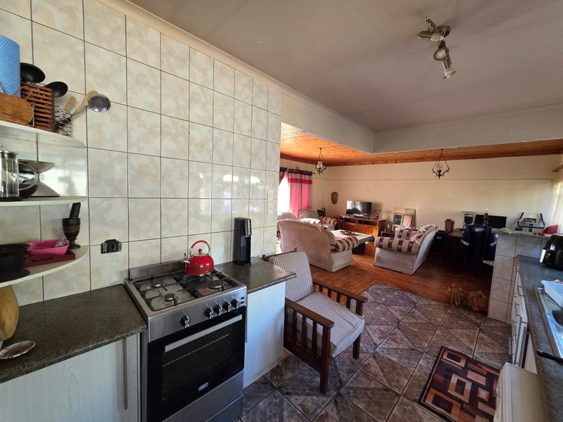 BARGAIN OF THE WEEK – Neat & Beautiful Home for Sale in Sasolburg! - Photo 4