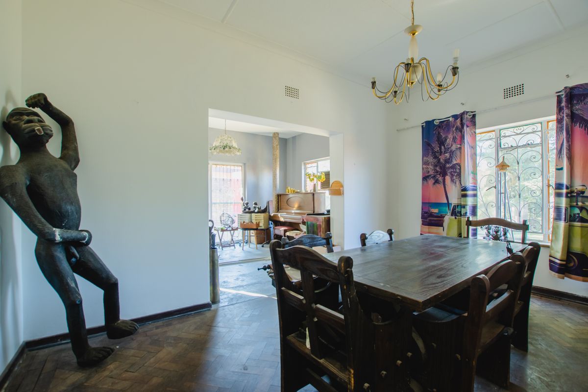 4 Bedroom House with 2 Bedroom Flat Sunnyridge - Photo 4