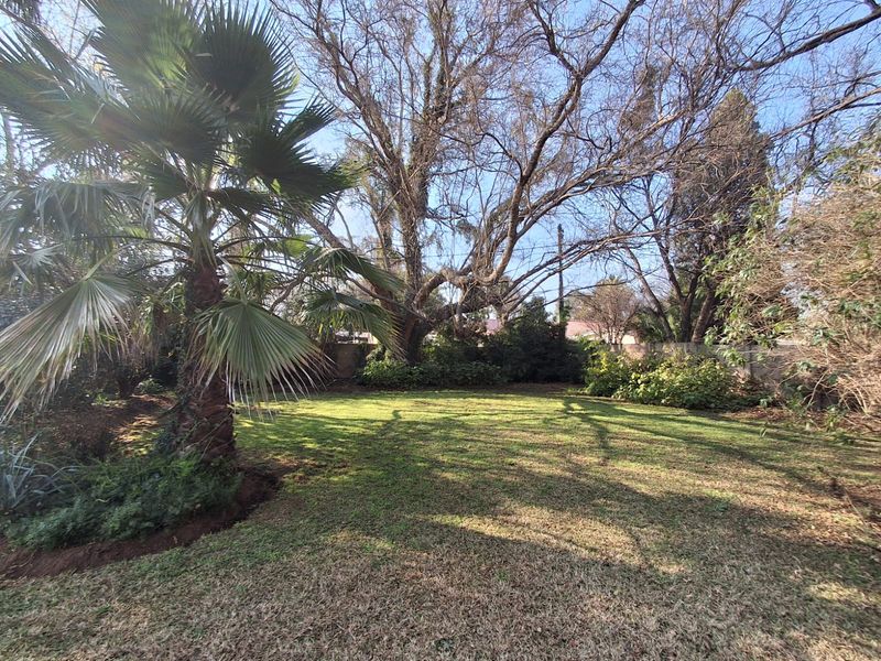 10 Bedroom Air BnB/ Guest House up for grabs in Three Rivers. - Photo 10