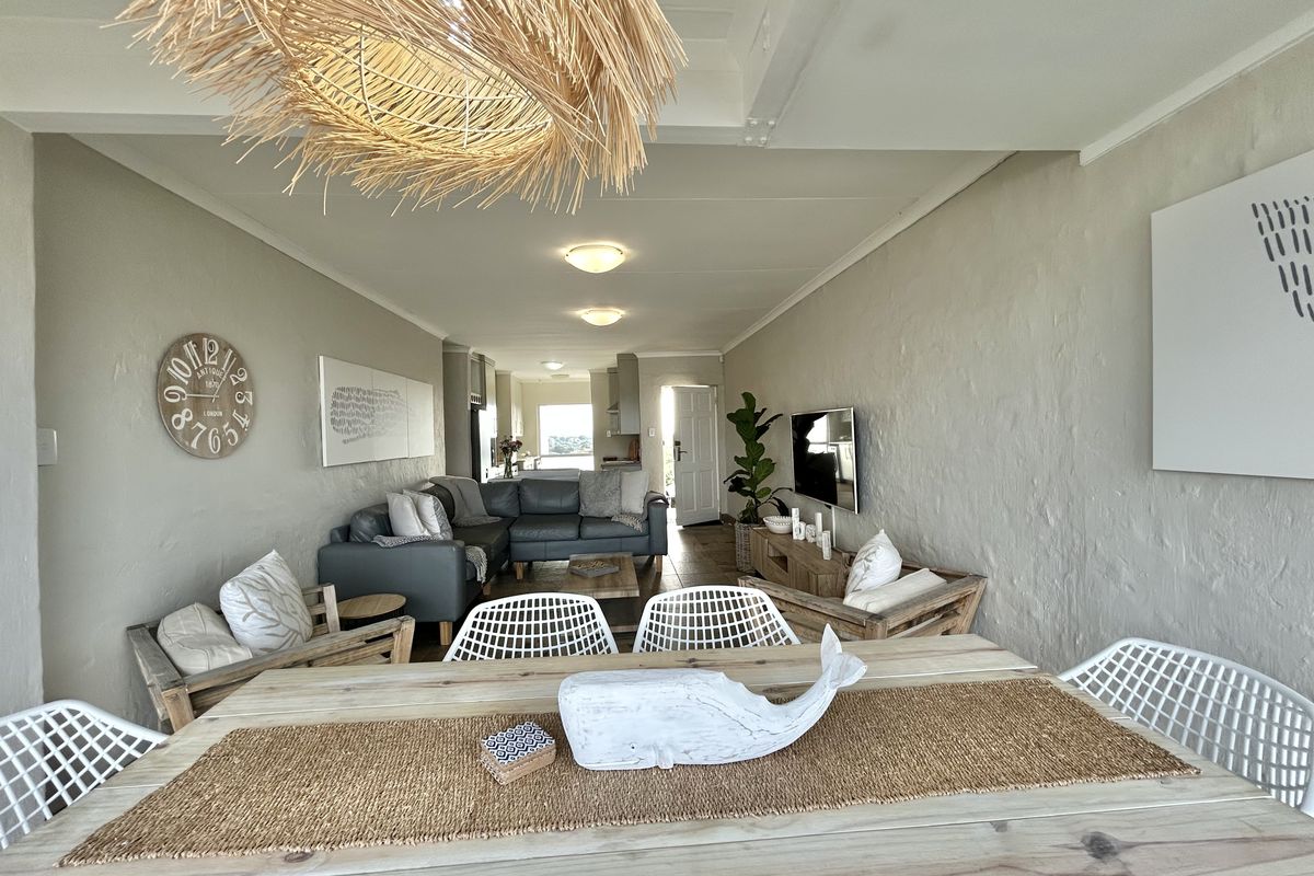 Perfect Holiday Escape with Breathtaking Lagoon & Ocean Views - Photo 3