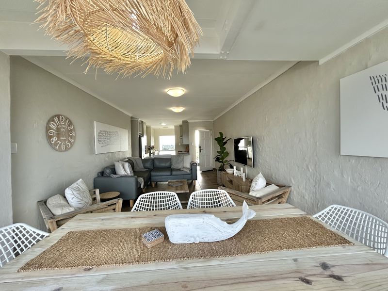 Perfect Holiday Escape with Breathtaking Lagoon & Ocean Views - Photo 3