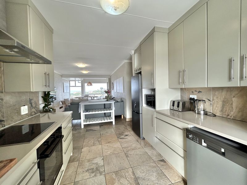 Perfect Holiday Escape with Breathtaking Lagoon & Ocean Views - Photo 7