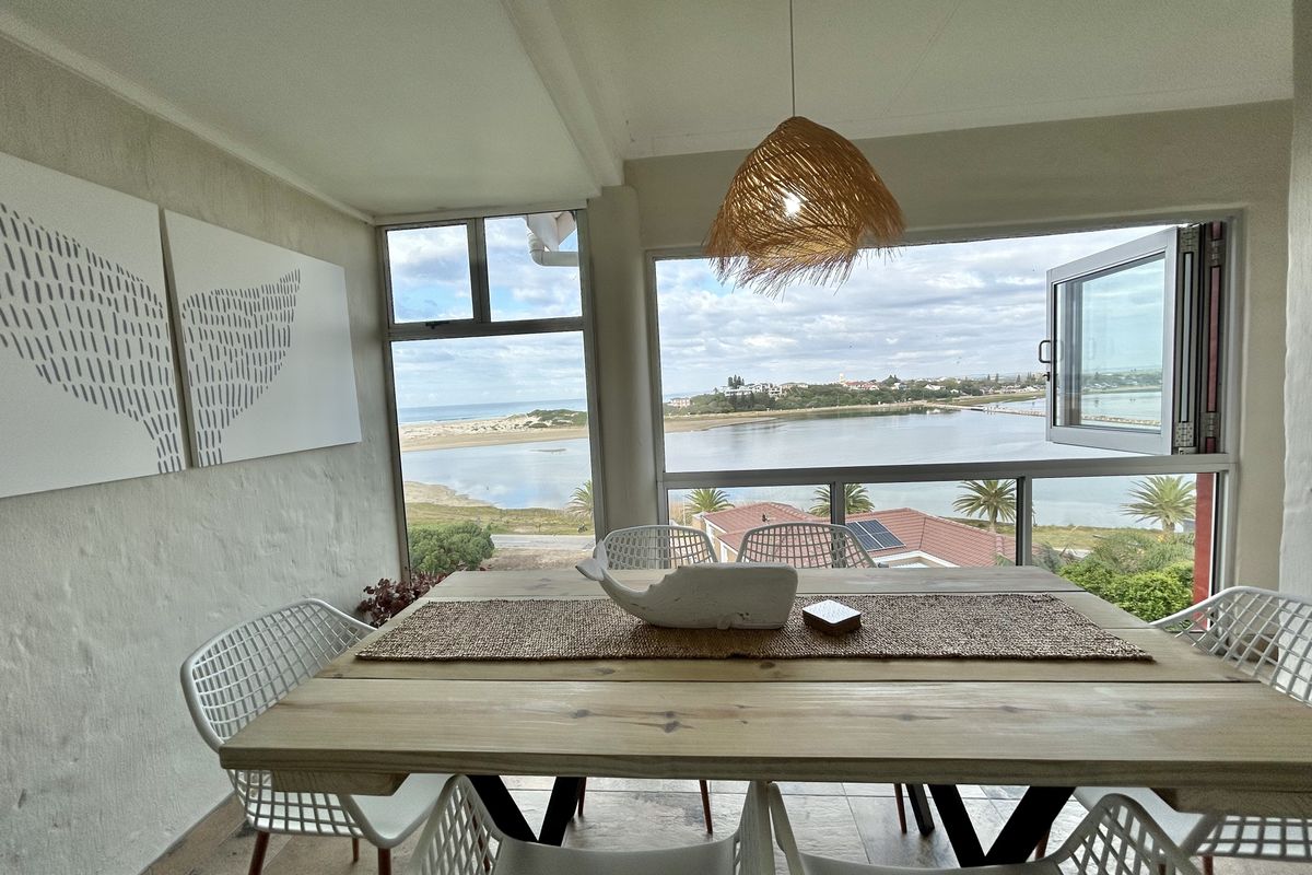 Perfect Holiday Escape with Breathtaking Lagoon & Ocean Views - Photo 5