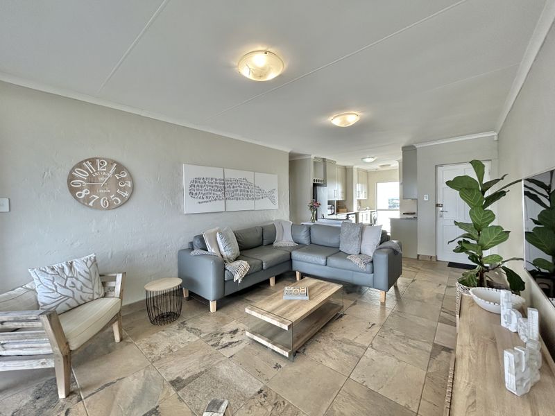 Perfect Holiday Escape with Breathtaking Lagoon & Ocean Views - Photo 2