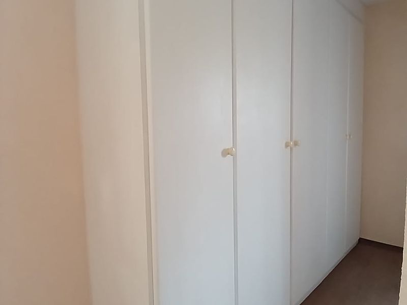 2 Bedroom unit for sale in Vaalpark in popular complex with easy river access - Photo 10