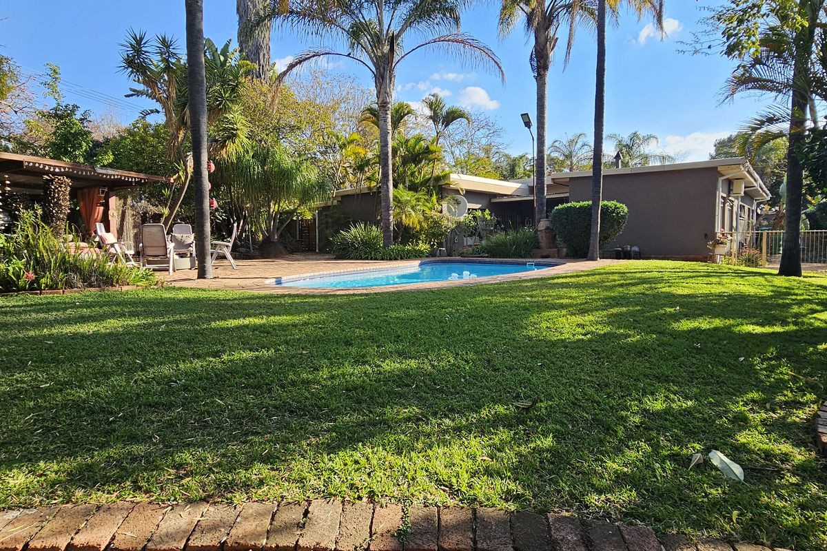 Large 4 Bedroom Family Home in Welgelegen,  Space, Style and  Serenity Await - Photo 4