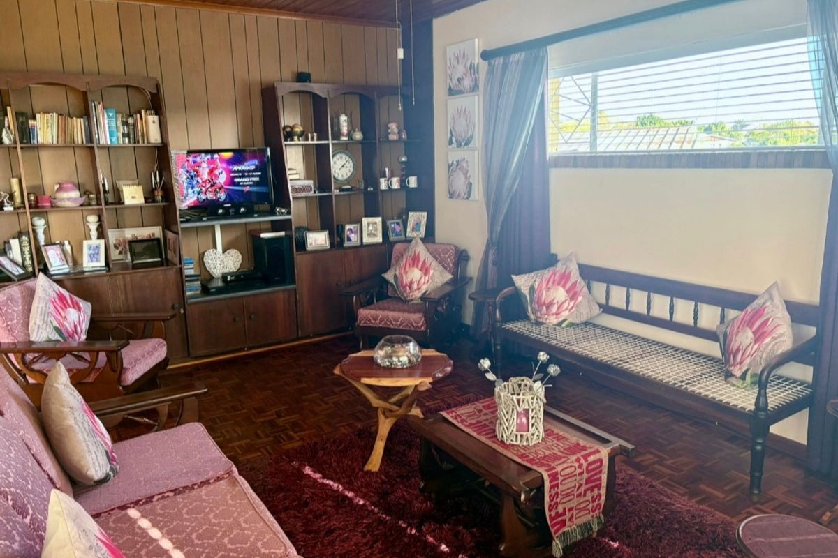 STUNNING NEW RELEASE – FIRST TIME ON THE MARKET! - Photo 5