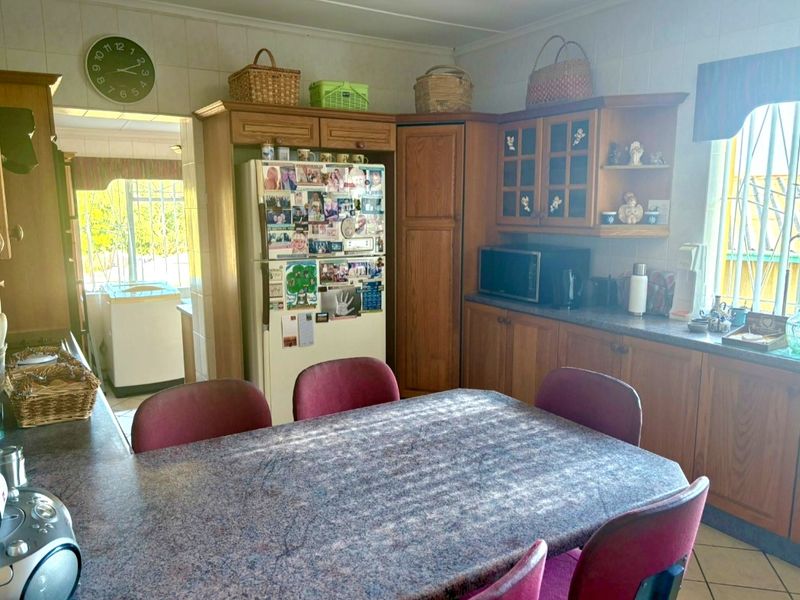 STUNNING NEW RELEASE – FIRST TIME ON THE MARKET! - Photo 7