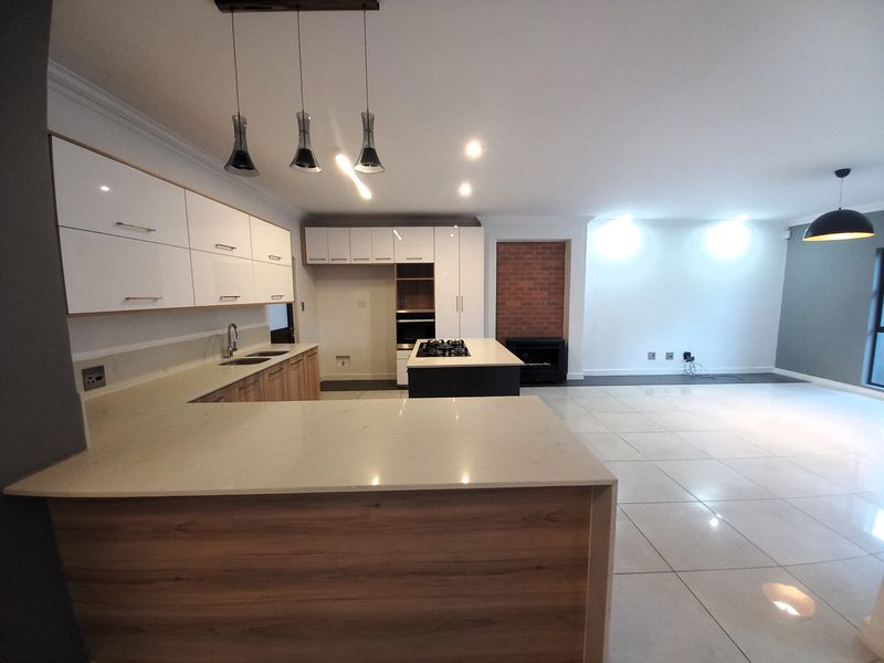 3 Bedroom 2-bathroom Duplex for Rent at The Paddocks - Photo 9