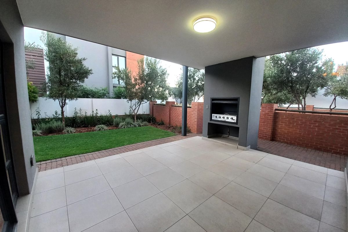 3 Bedroom 2-bathroom Duplex for Rent at The Paddocks - Photo 4