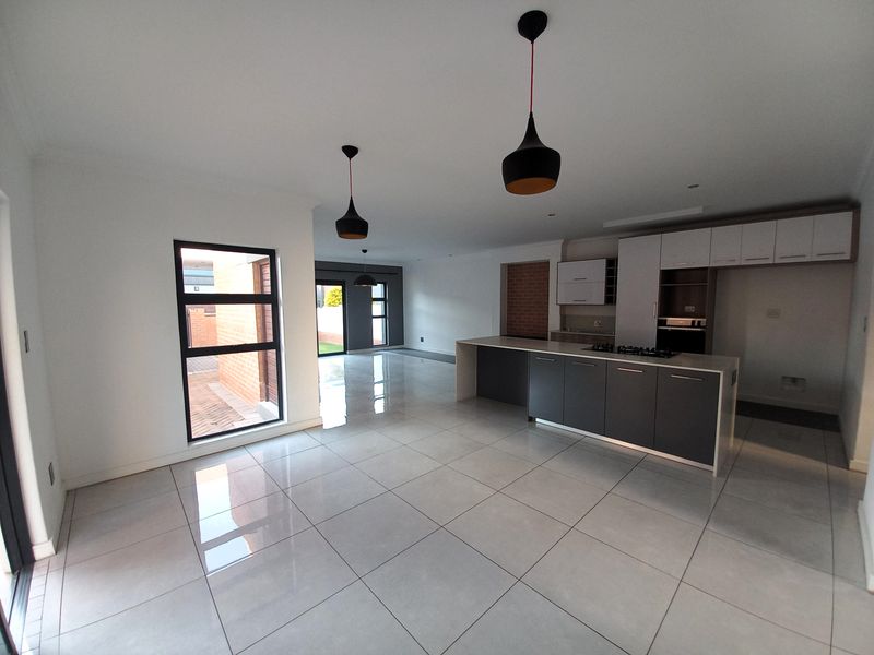 Duplex for Rent at The Paddocks - Photo 7