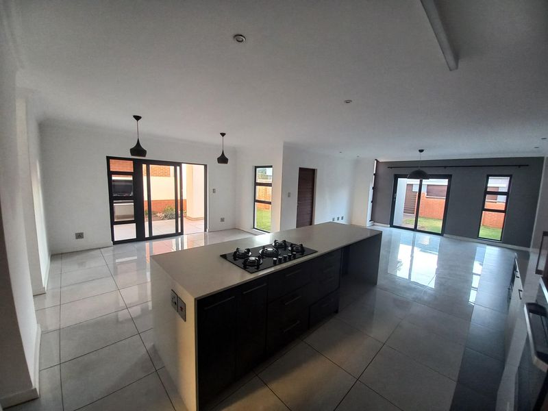 Duplex for Rent at The Paddocks - Photo 9