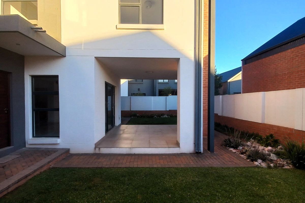 Duplex for Rent at The Paddocks - Photo 5