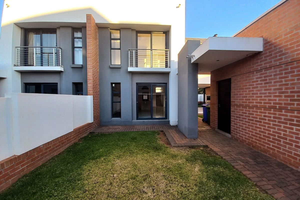 Duplex for Rent at The Paddocks - Photo 2