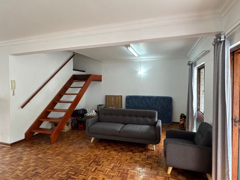 Beautifully Renovated 3-Bedroom Townhouse in a Secure Complex - Photo 6