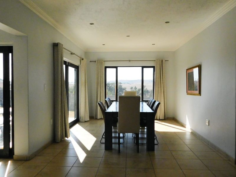 Exquisite Luxury Family Home with Stunning Views in Overkruin, Heidelberg - Photo 7