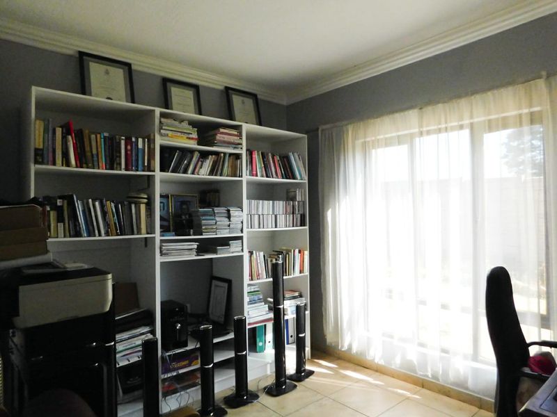 Exquisite Luxury Family Home with Stunning Views in Overkruin, Heidelberg - Photo 4